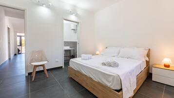 1 bedroom, bed sheets