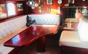 Interior - Boat “Navire Amadeus” with Wi-Fi in Sète (Sète)