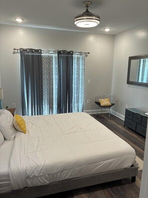 1 多间卧室、熨斗/熨衣板、免费 WiFi、床单