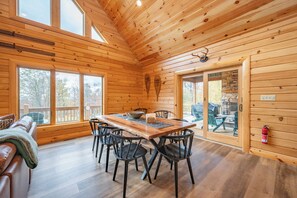 Dining - Ski In/Ski Out Deep Creek Home w/ Hot Tub (McHenry)