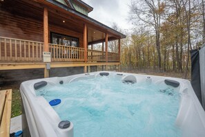 Outdoor spa tub - Ski In/Ski Out Deep Creek Home w/ Hot Tub (McHenry)