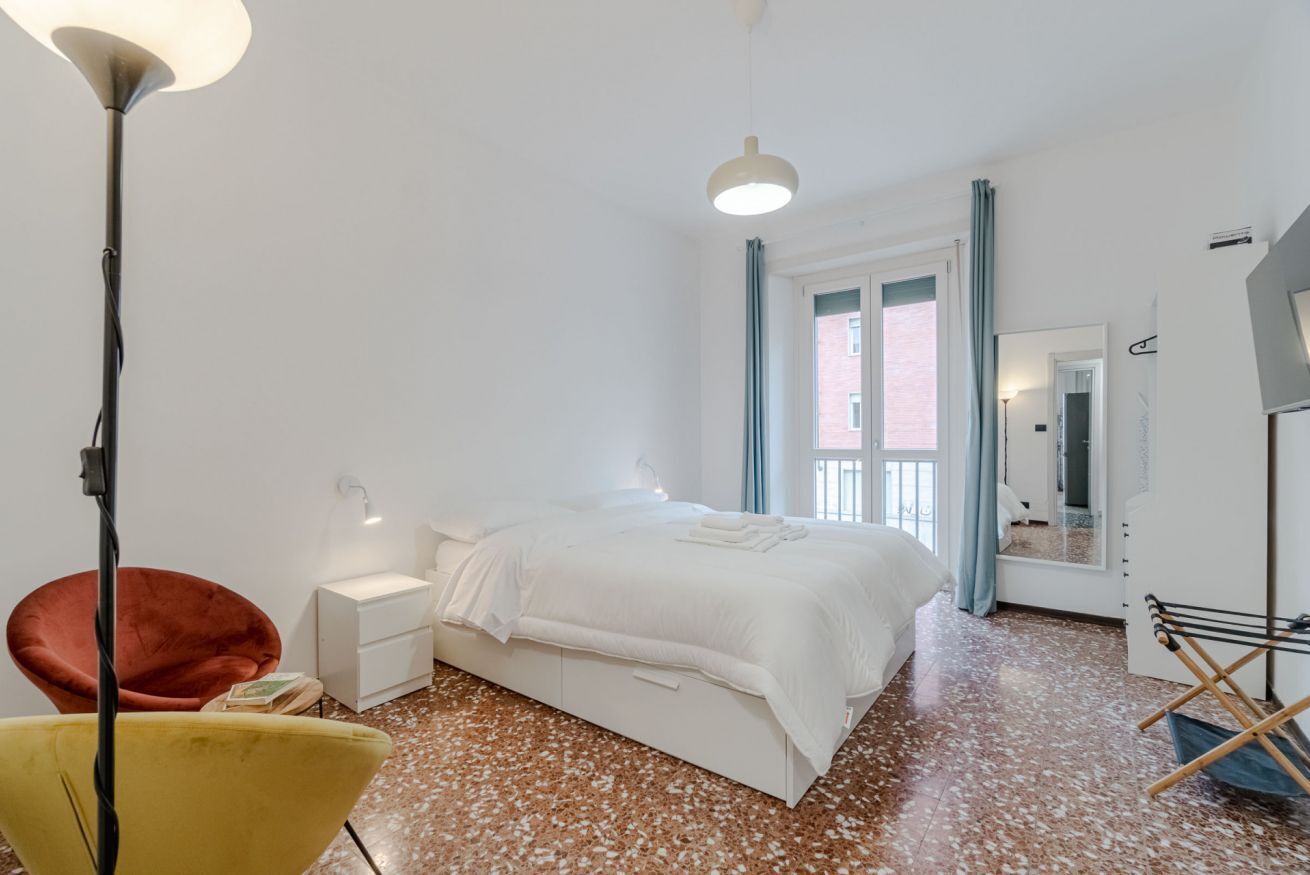 2 bedrooms, desk, iron/ironing board