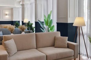 Lobby lounge - B&B HOTEL Figueira Da Foz (Figueira da Foz)
