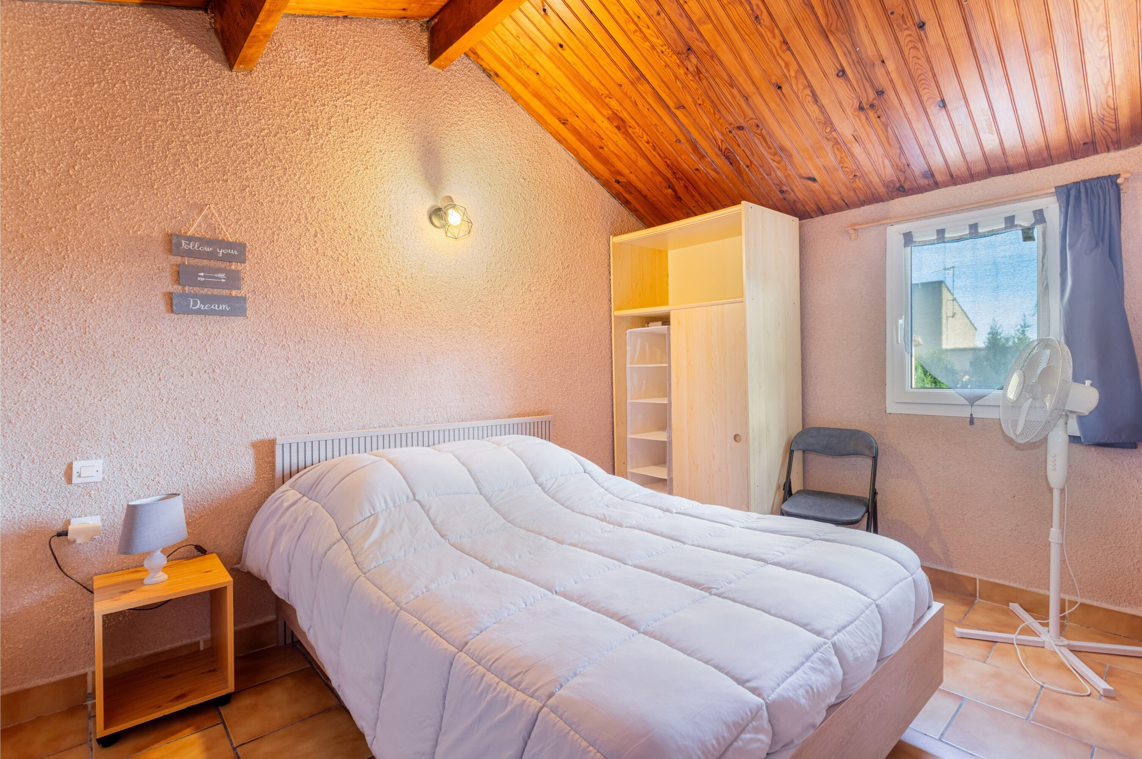 2 habitaciones, tabla de planchar con plancha y wifi 