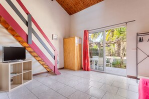 Interior - 2-bedroom gite, air conditioning, pool, near Sigean (Roquefort-des-Corbières)