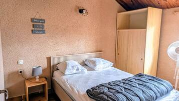 2 makuuhuonetta, silitysrauta/-lauta, Wi-Fi