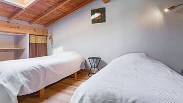 2 chambres, fer et planche Ă repasser, draps fournis