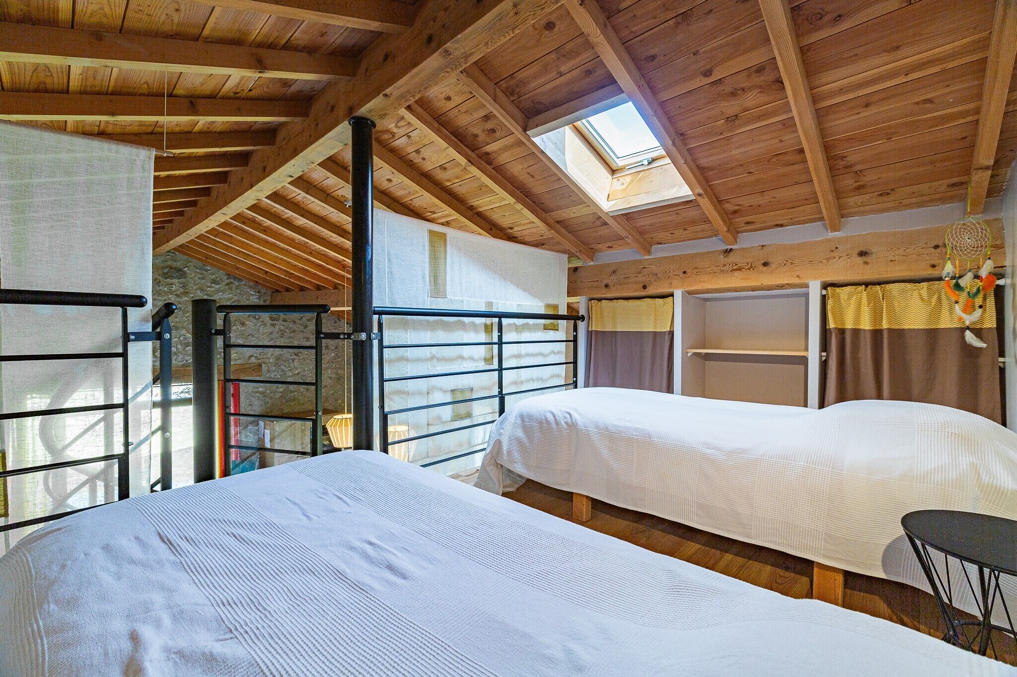 2 chambres, fer et planche à repasser, draps fournis