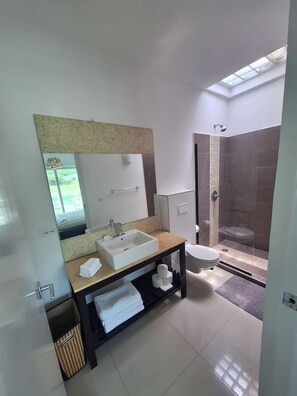 Bathroom - Casa Beso del Sol Piscadera Harbour Village (Willemstad)