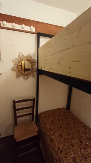Room - Bright studio with balcony and mountain view (Saint-Chaffrey)