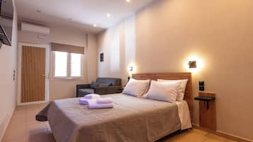 Iron/ironing board, free WiFi