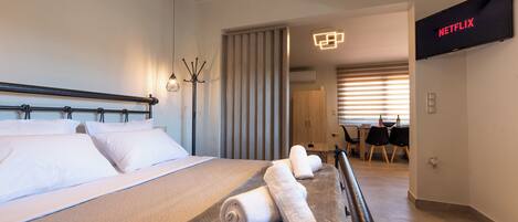 Iron/ironing board, free WiFi