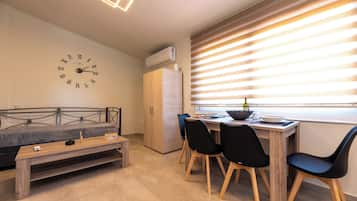 Iron/ironing board, free WiFi