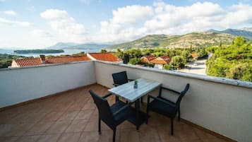 Nôi/giường cho trẻ sơ sinh