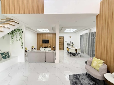 Interior. The GrayHouse Inn. Modern Loft Full AC, open space, high ceiling entire house.