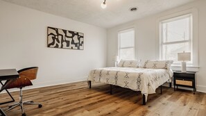 3 chambres, bureau, Wi-Fi gratuit, draps fournis