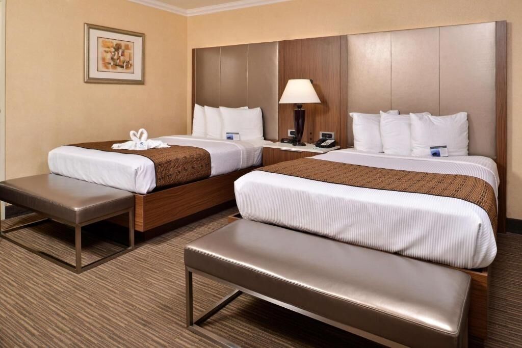 Walk To The Walk Of Fame From This Comfy Hollywood Space! - Hollywood, CA
