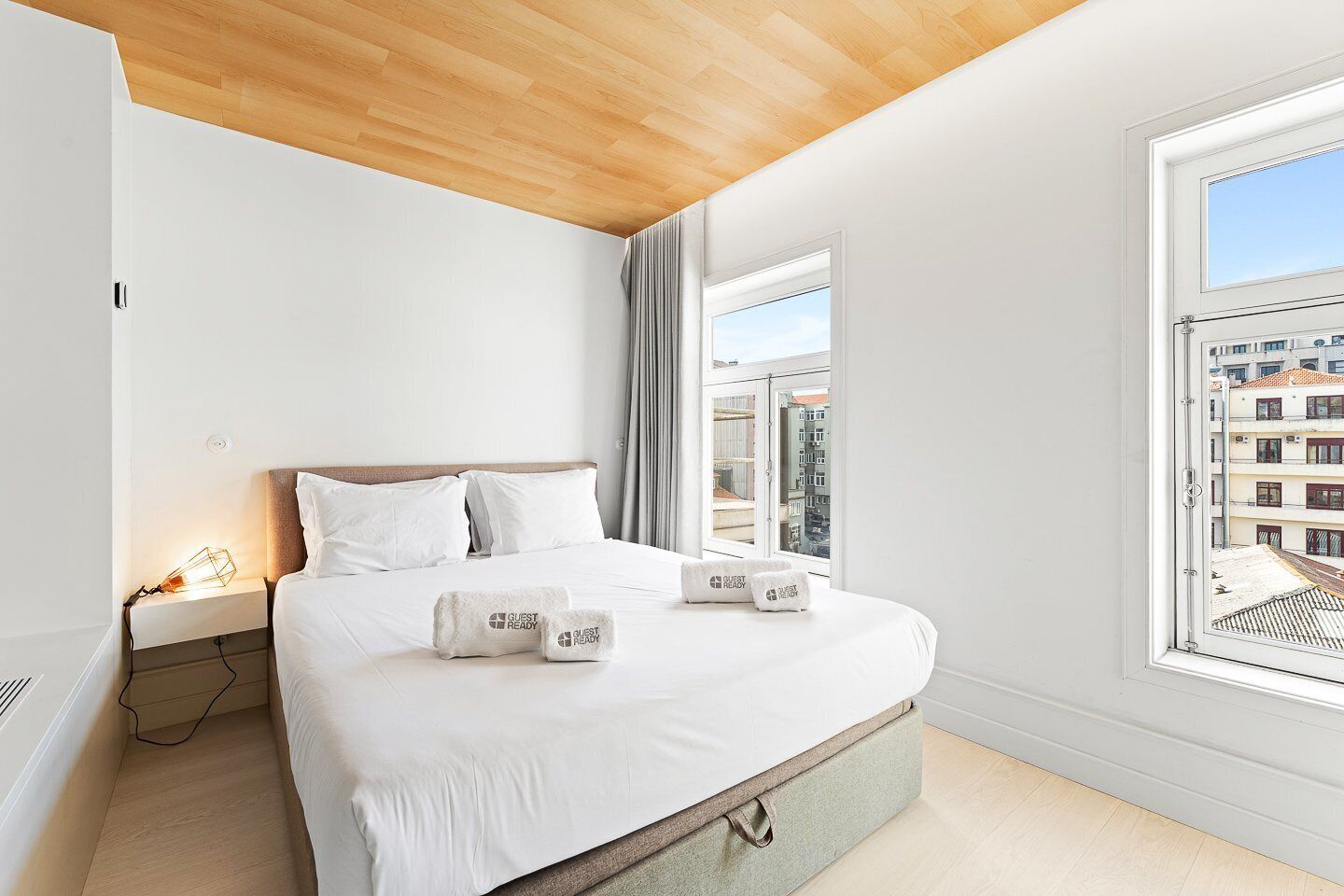 Bügeleisen/Bügelbrett, Internetzugang, Bettwäsche