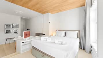 Tabla de planchar con plancha, Internet, ropa de cama