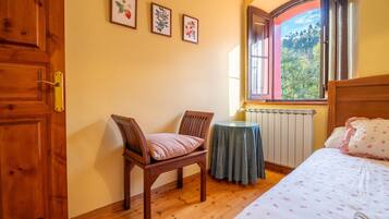 2 chambres, fer et planche Ă repasser, Wi-Fi, draps fournis