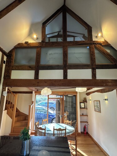 Charming barn in the centre of Hartfield, home village of Winnie the Pooh!