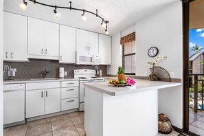Apartment, 1 King-Bett und Schlafsofa, Veranda, Meerblick (Kona Makai 6204) | Eigene Küche