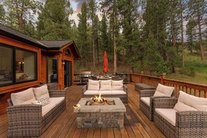 Terrace/patio - Hidden Forest Retreat — Hot Tub, Fire Pit & Mountain Luxury in Bailey, CO (Bailey)