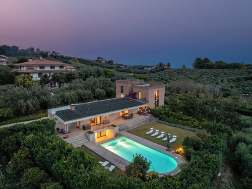 Villa Amyra 6+2, Emma Villas