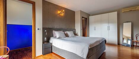 3 habitaciones, tabla de planchar con plancha y wifi gratis