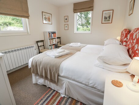 4 bedrooms, individually decorated, individually furnished, free WiFi. The Dairy