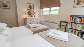 4 bedrooms, individually decorated, individually furnished, free WiFi