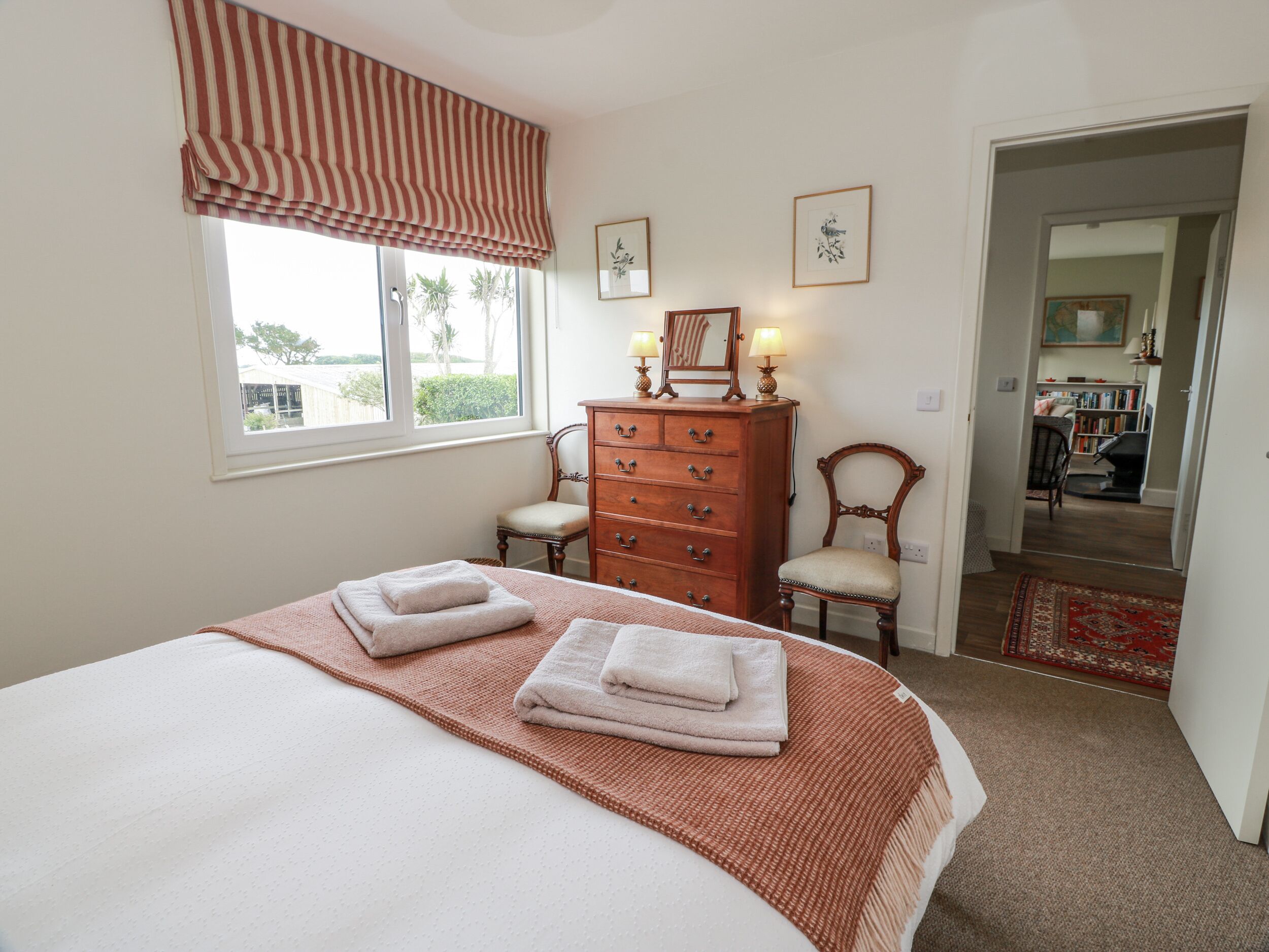 4 bedrooms, individually decorated, individually furnished, free WiFi