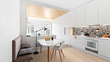 Refrigerador, microondas, horno y lavavajillas