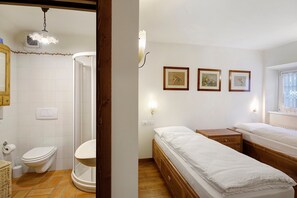 Bruser, hårtørrer, håndklæder