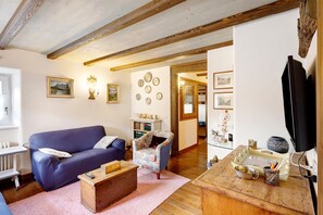 TV, ping pong - Apartment 'Chalet San Valentino' with Mountain View, Shared Garden and Wi-Fi (Livigno)