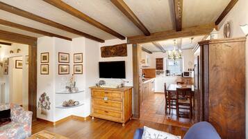 Télévision, table de tennis de table