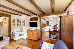 Fernseher, Tischtennisplatte