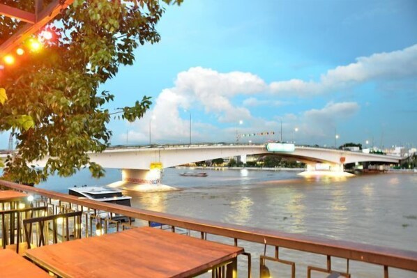 View from property - Norn Riverside Bangkok Hotel (Bangkok)