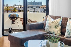 Apartment (2 Bedrooms) | Interior - Cape on Popham 21B (Cape Town)