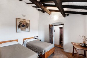 3 bedrooms, bed sheets