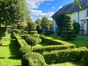 Property grounds - West Cottage (Llandovery)