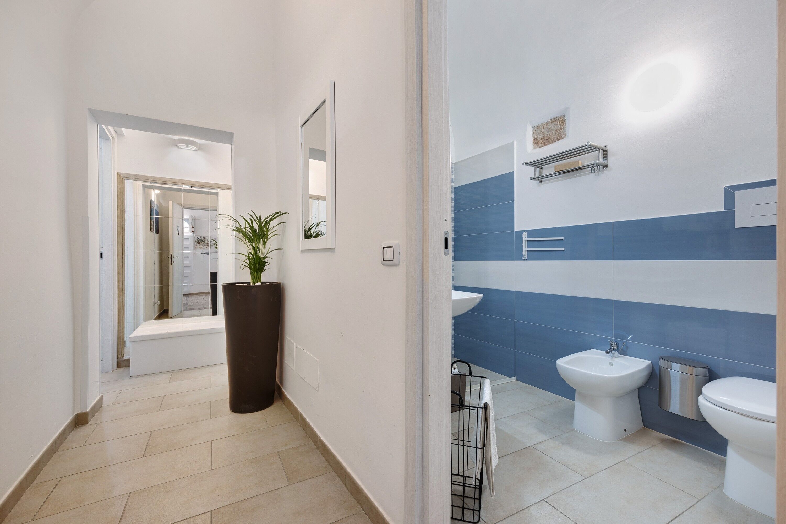 シャワー、ヘアドライヤー、タオル