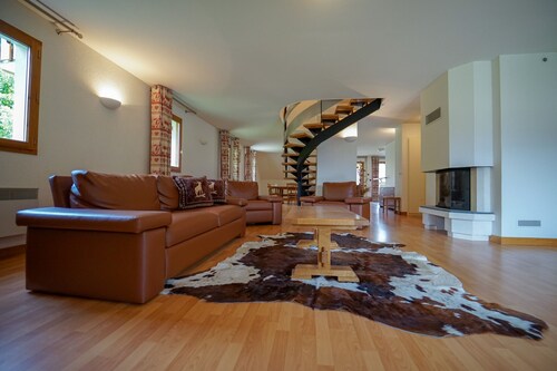 Duplex apartment, sleeps 10, nature view