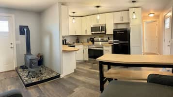 Micro-ondes, four, plaque de cuisson, lave-vaisselle