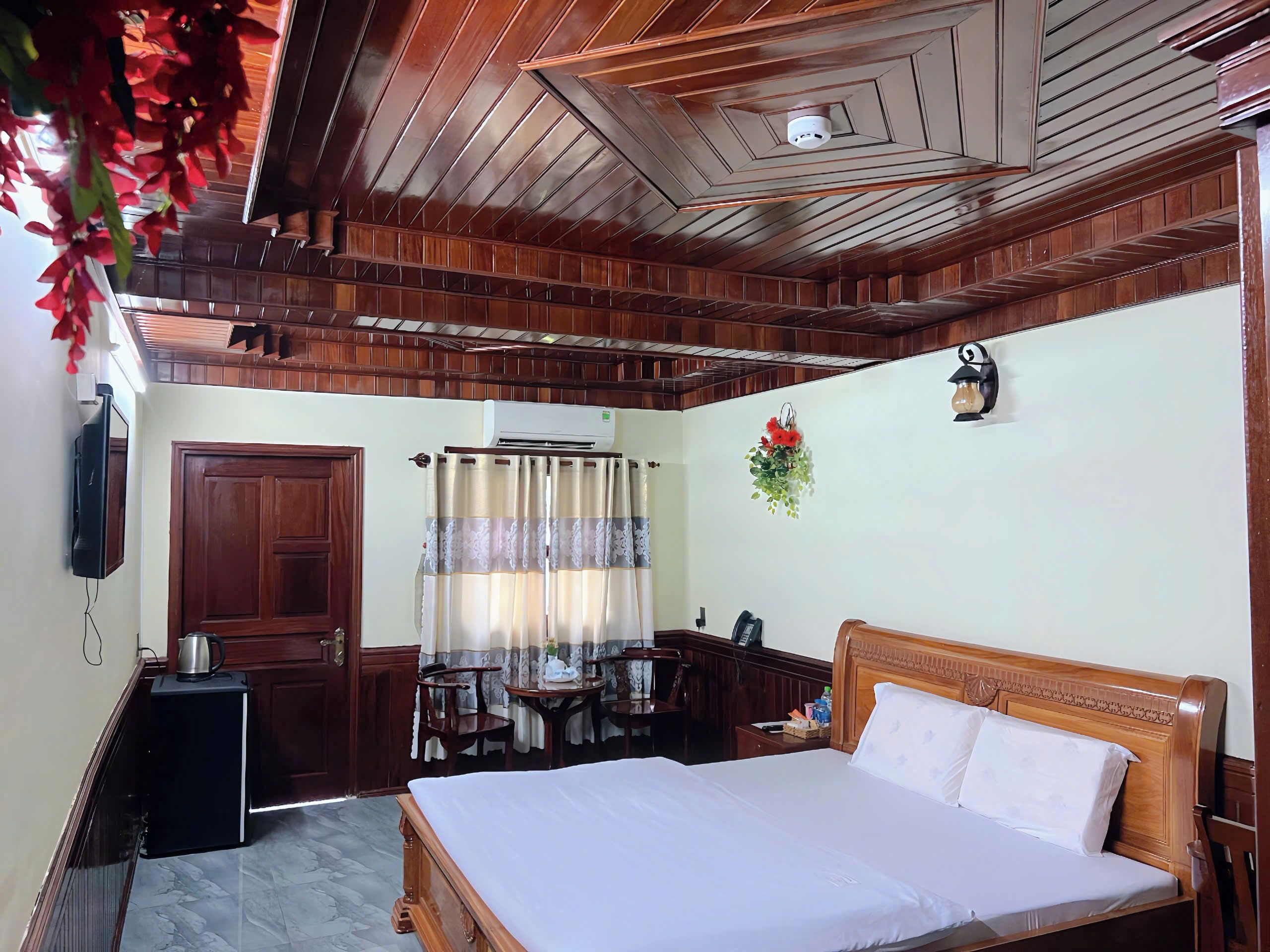 In-room safe, blackout curtains, soundproofing, iron/ironing board