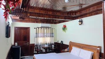 Zimmersafe, Verdunkelungsvorhänge, schallisolierte Zimmer