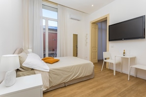 1 habitación, tabla de planchar con plancha, wifi y ropa de cama 