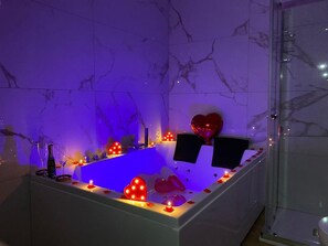 Spa - Clemente House Catania Centro Suite – Room with Jacuzzi and Balcony (Catania)