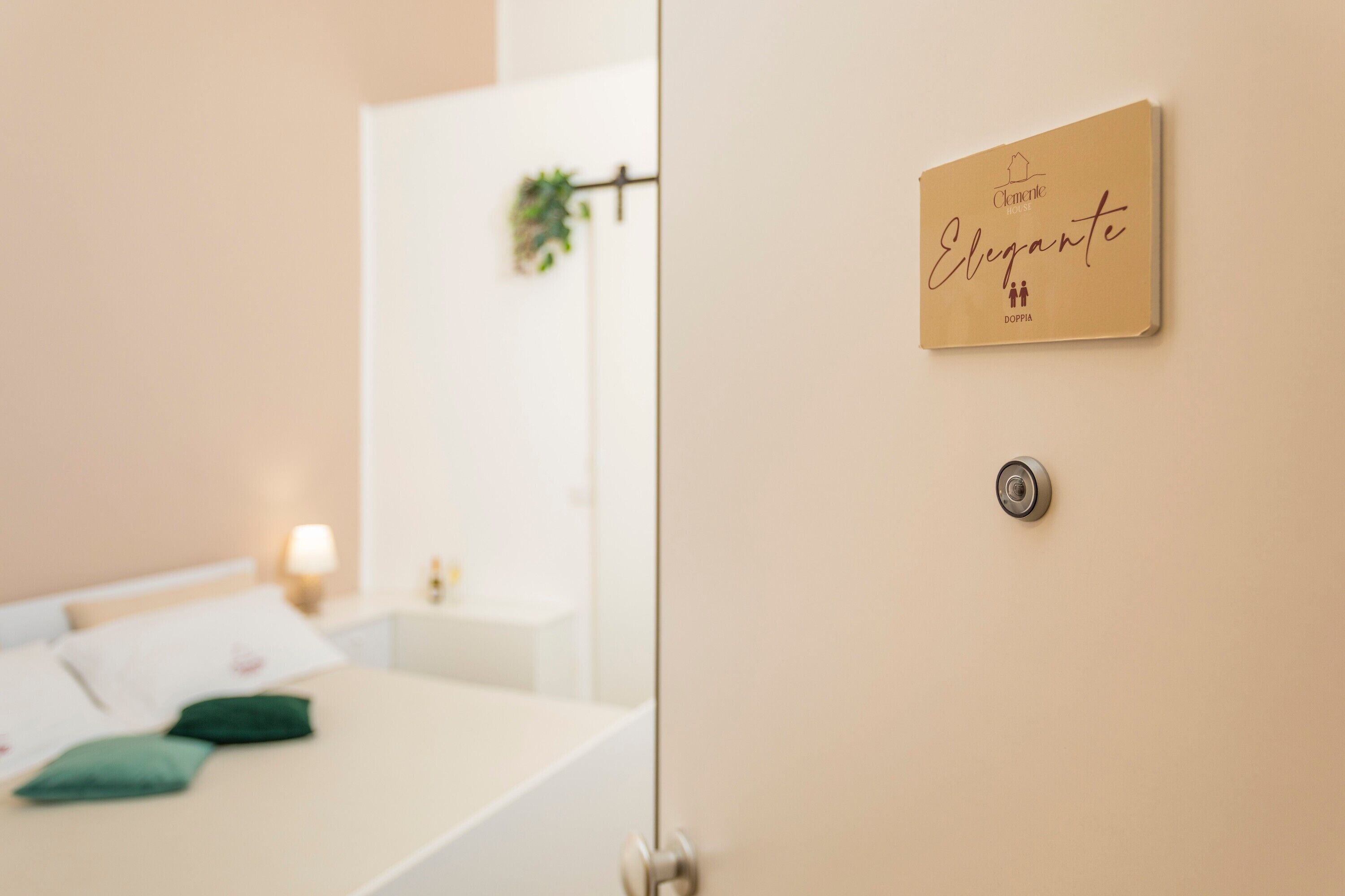 1 多间卧室、熨斗/熨衣板、WiFi、床单