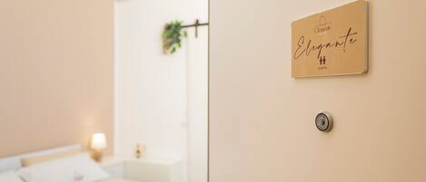 1 多间卧室、熨斗/熨衣板、WiFi、床单